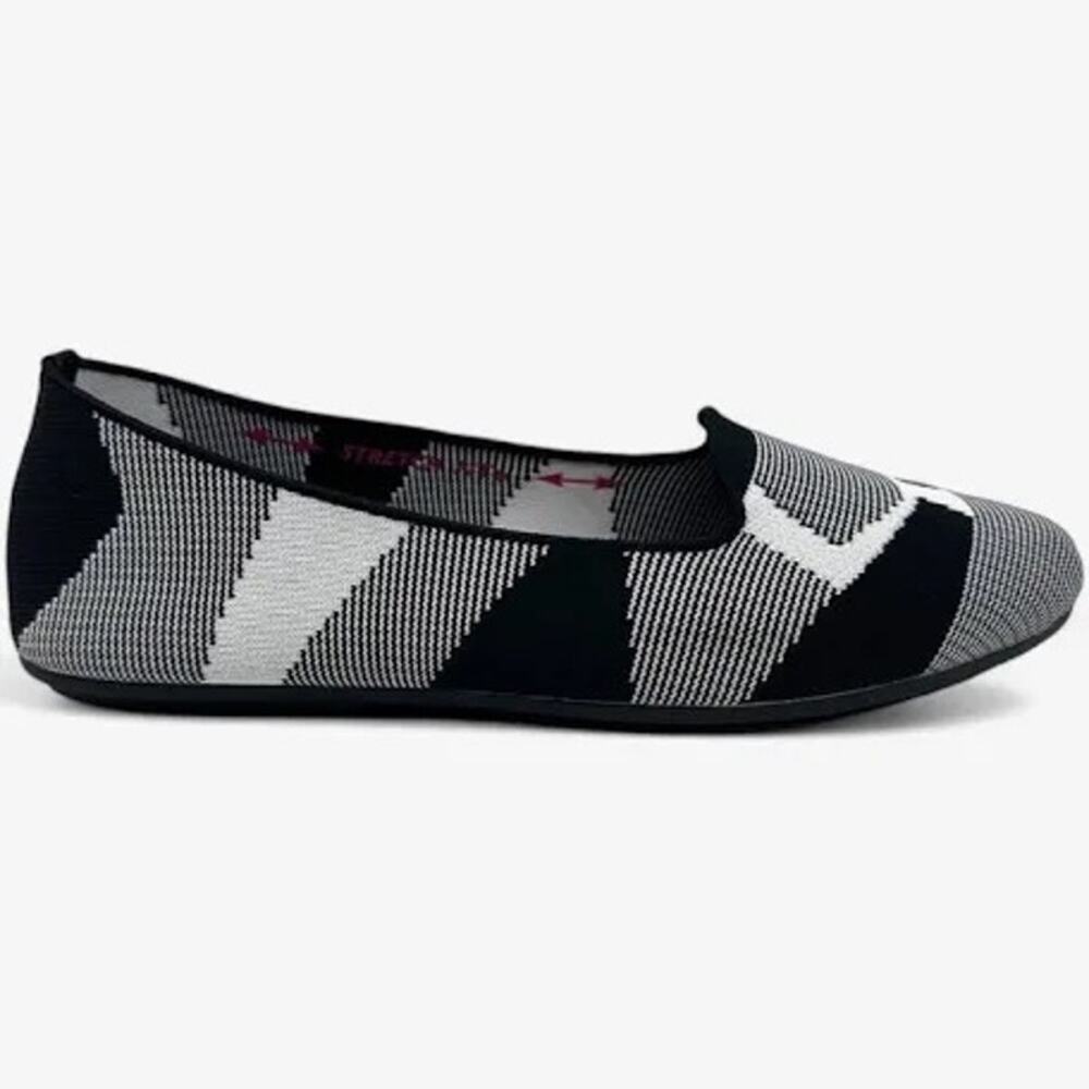 Skechers Women's Cleo 2.0 - Lady Sherlock Skimmer Loafers 9